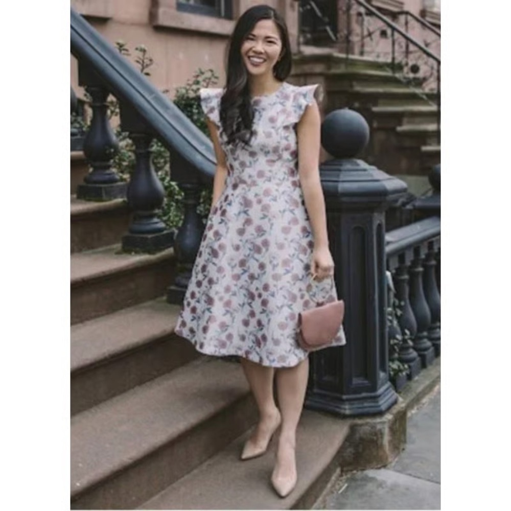 EUC Gal Meets Glam Lola Dancing Daisy Jacquard Midi Dress Size 4P Retails $188 - Picture 2 of 10